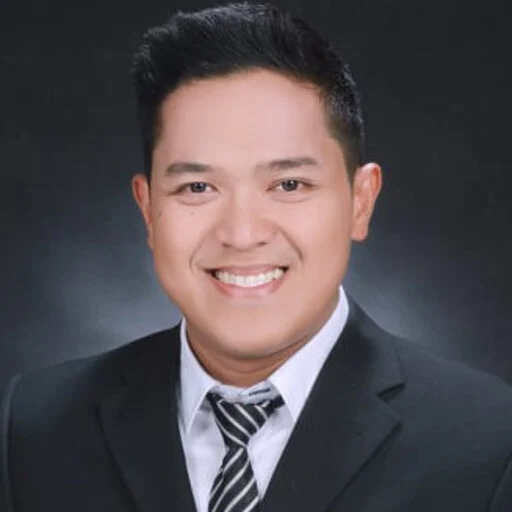 Dr. Ryan Arago